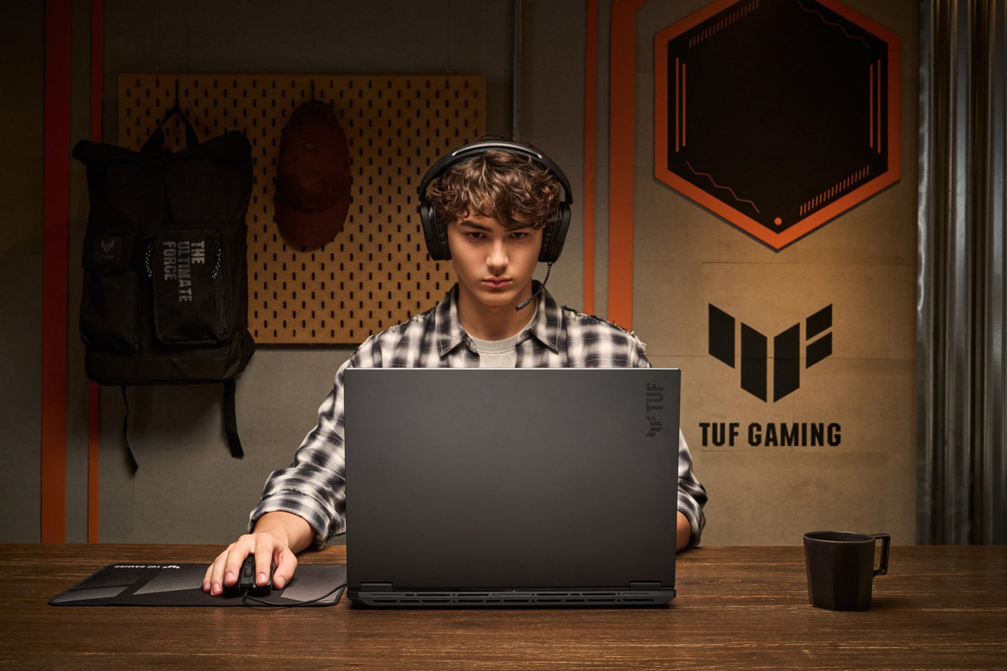 ASUS TUF Gaming A18 FA808UM-S9058 Ryzen 7 260 18.0" 2.5K 240Hz IPS-level 500nits AG 16GB DDR5 5600 SSD512 GeForce RTX 5060 8GB WLAN+BT LAN Cam1080p 90WHrs NoOS Jaeger Gray