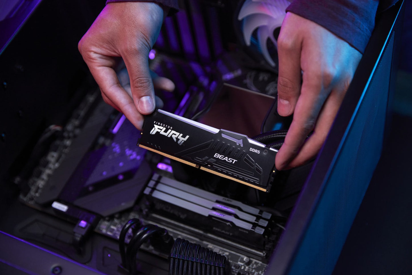 Kingston Technology FURY Beast RGB moduł pamięci 16 GB 2 x 8 GB DDR5 5600 MT/s