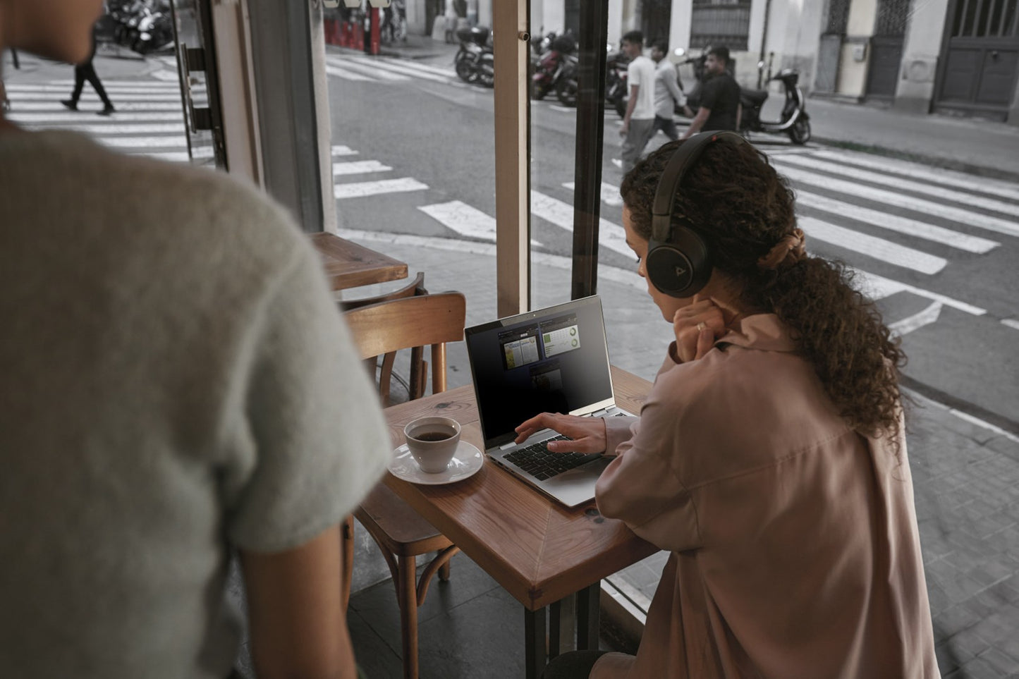 HP EliteBook 860 G11 Ultra 5 125U 16.0"WUXGA 400nits AG 16GB DDR5 SSD512 LTE Intel Arc W11Pro 3Y OnSite