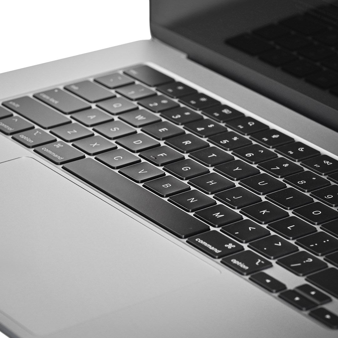 Apple MacBook Air 15,3"Retina 500nit M4 chip with 10-core CPU + 10-core GPU 16GB SSD256 2xTB4 BLKB 1Y Silver