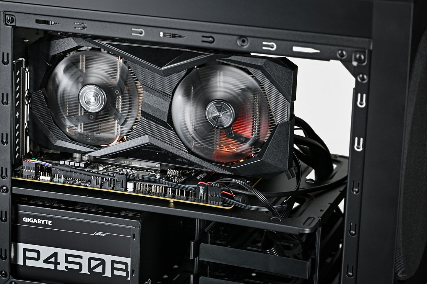 Actina CUBE  8400F/16GB/1TB/RX7600/450W