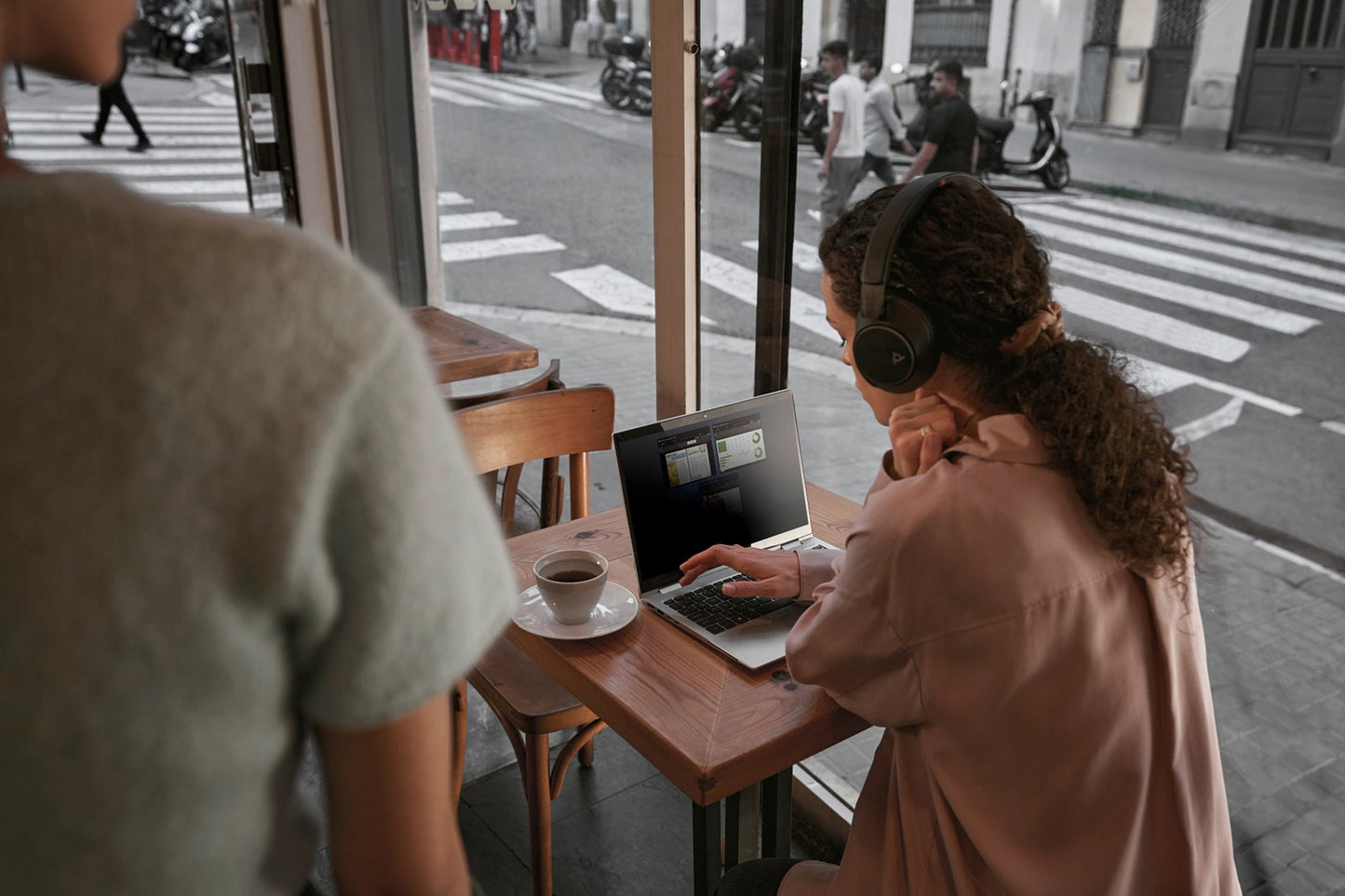 HP EliteBook 830 G11 Ultra 7 155U 13"WUXGA IPS AG 400nits 16GB DDR5 SSD512 Intel Arc Cam 5MPx  56Wh W11Pro 3Y OnSite