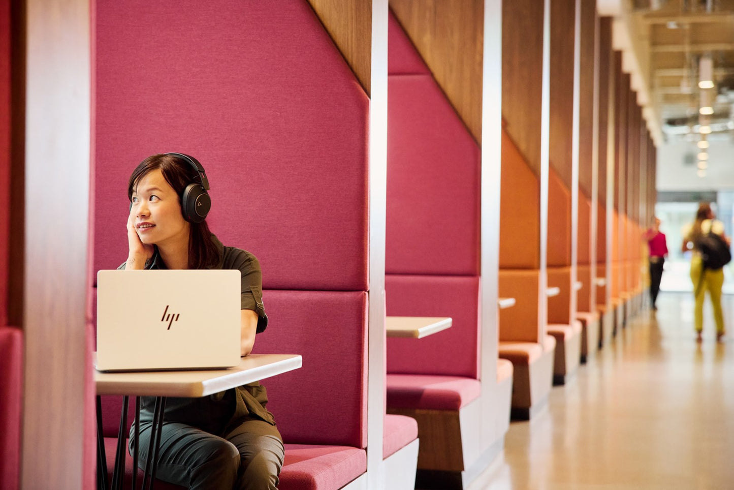 HP EliteBook X G1a Ryzen AI 9 HX PRO 375 14.0" 2.8K OLED+ Touch BrightView Eye Ease 400nits 120Hz 64GB LPDDR5x SSD2TB Radeon 890M Cam 5 MPx 74,5Wh W11Pro 3Y OnSite Glacier Silver