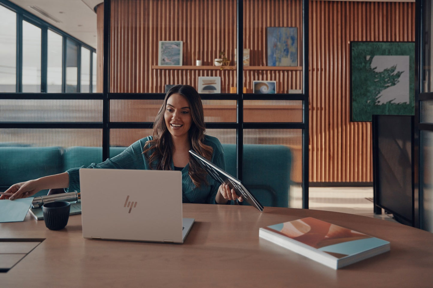 HP EliteBook 1040 14” G11 Ultra 7 155H 14.0"2.8K IPS OLED 400nits AG 32GB LPDDR5x-7500 SSD1TB Intel Arc W11Pro 3Y OnSite